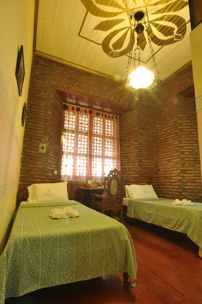 Zen Rooms Grandpa'S Inn Vigan Buitenkant foto