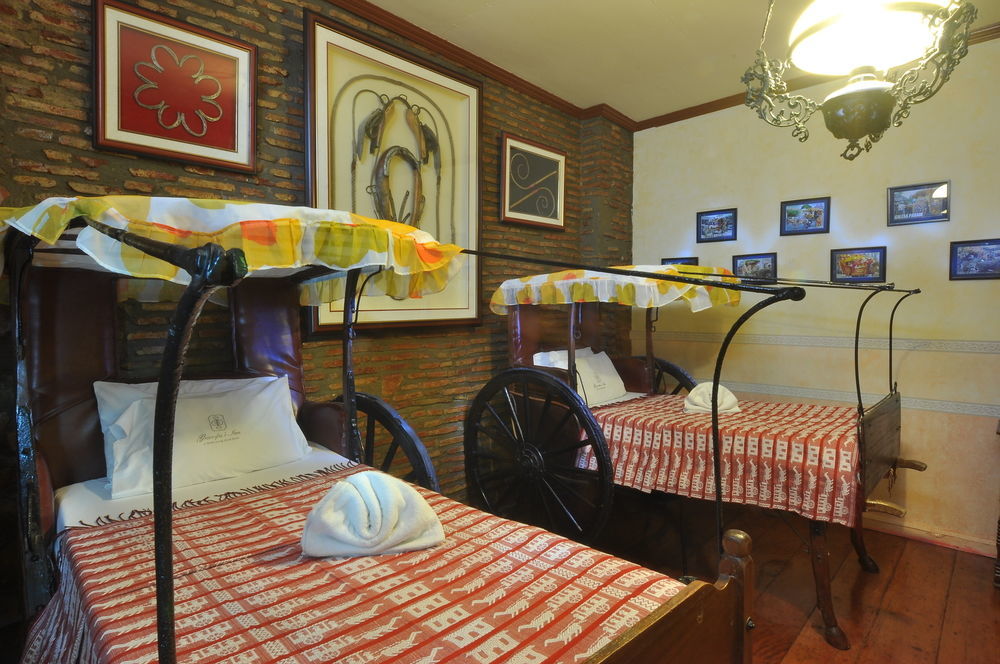 Zen Rooms Grandpa'S Inn Vigan Buitenkant foto